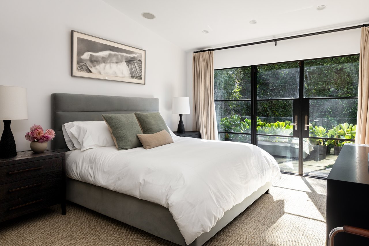 1853 Franklin Canyon Dr, Beverly Hills