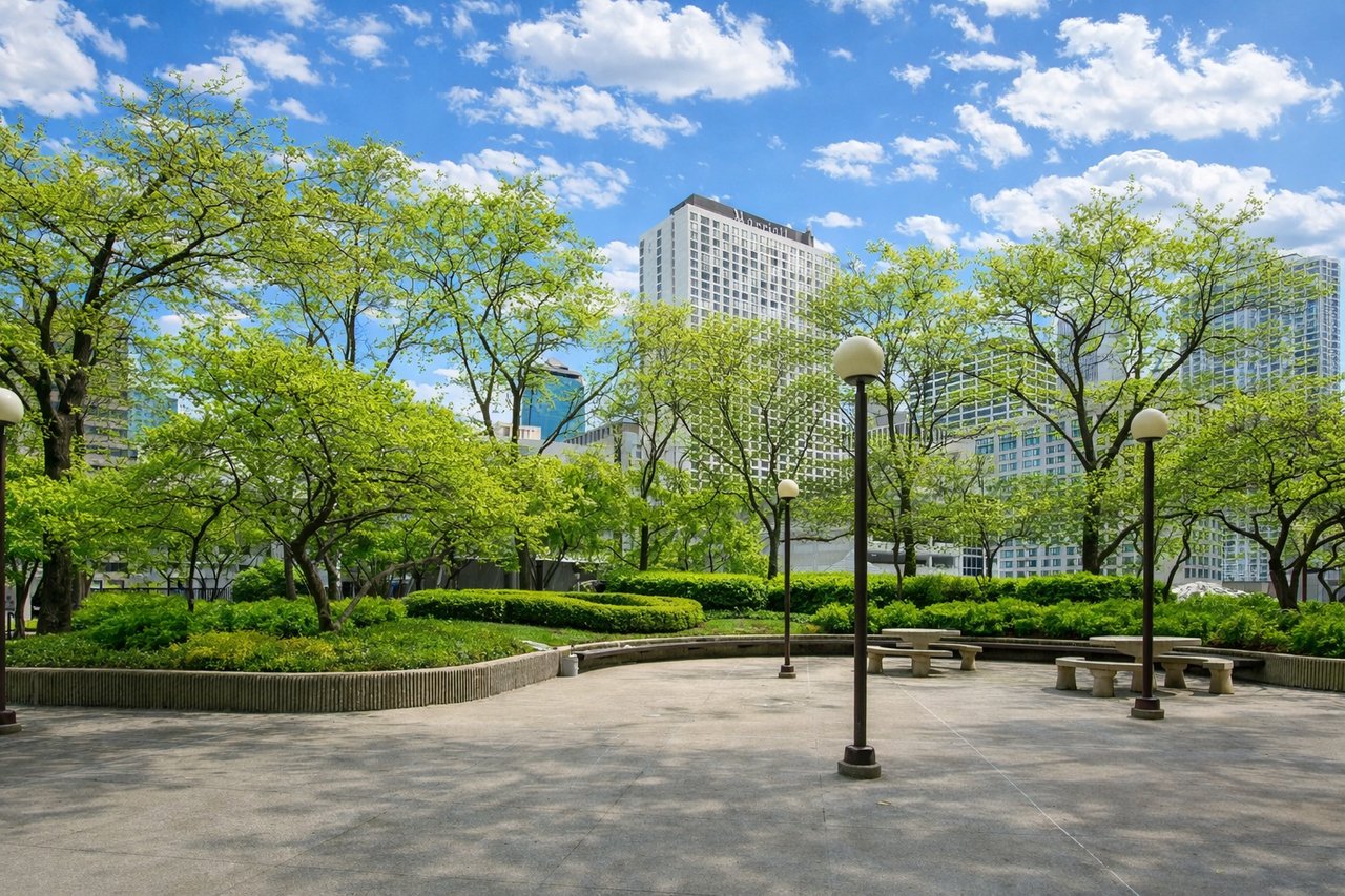 10 E Ontario amenities - park photo with greenery