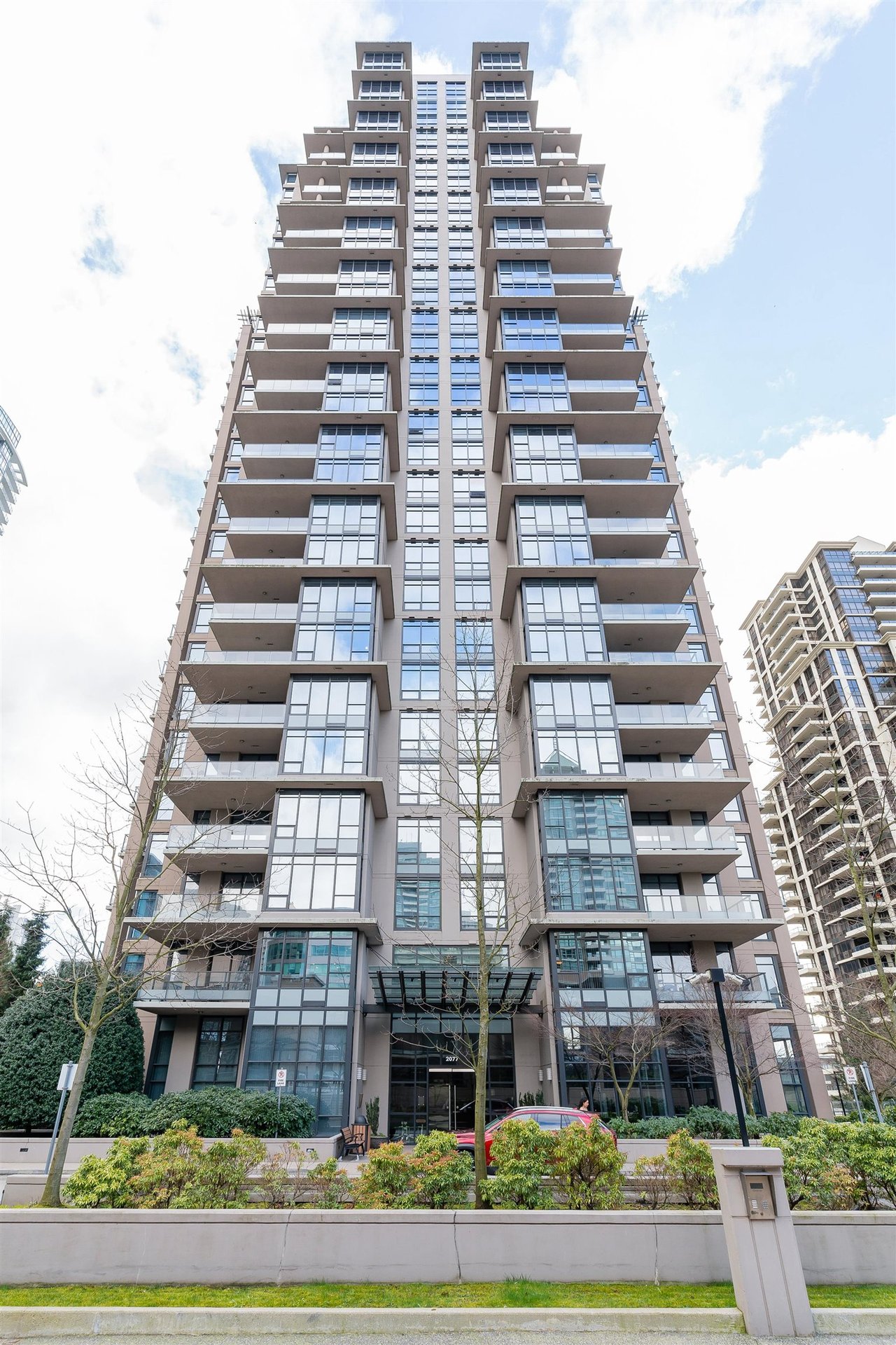 503-2077 Rosser Ave