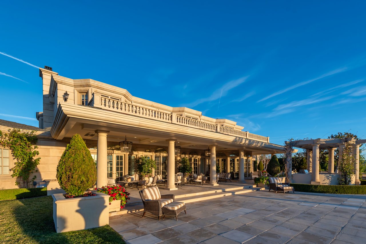 996 Vista Ridge Lane