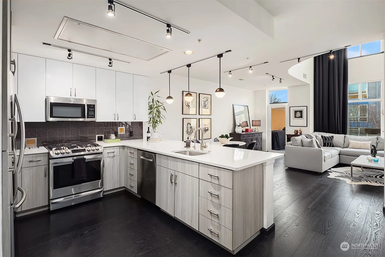 17 W Mercer St #4