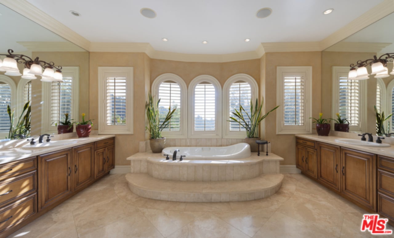 2636 La Cuesta Dr
