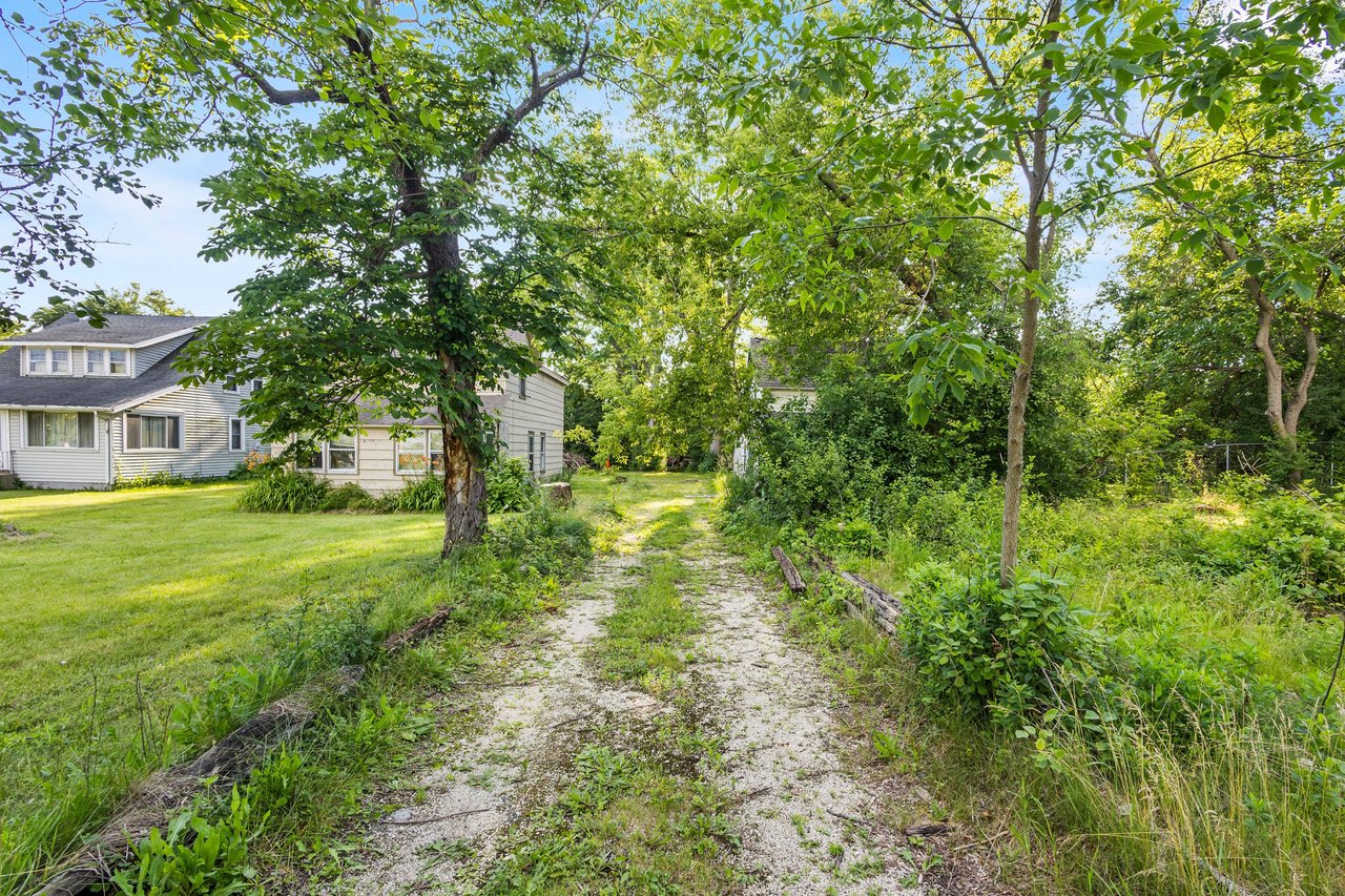 7110 N Tichigan Rd Waterford