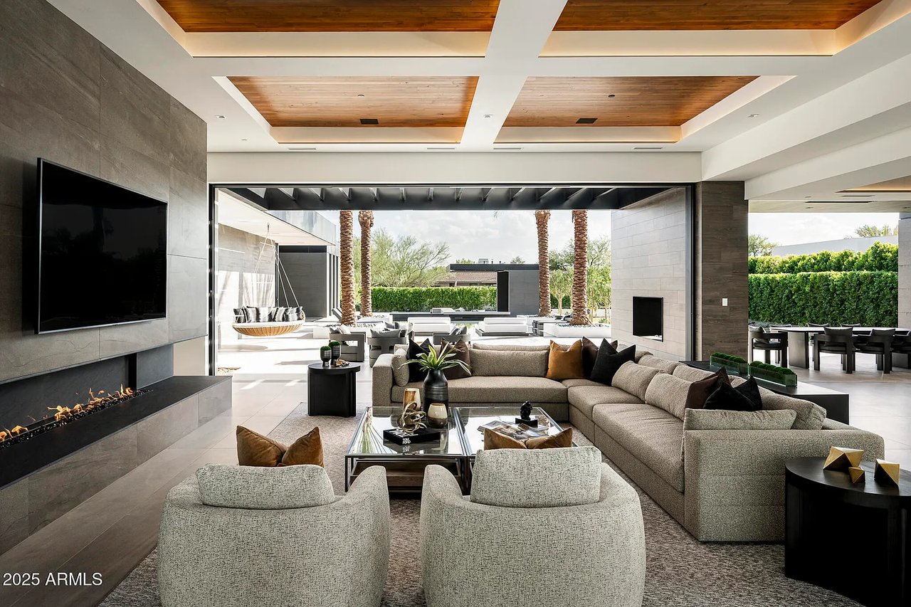 6911 E Jackrabbit Rd