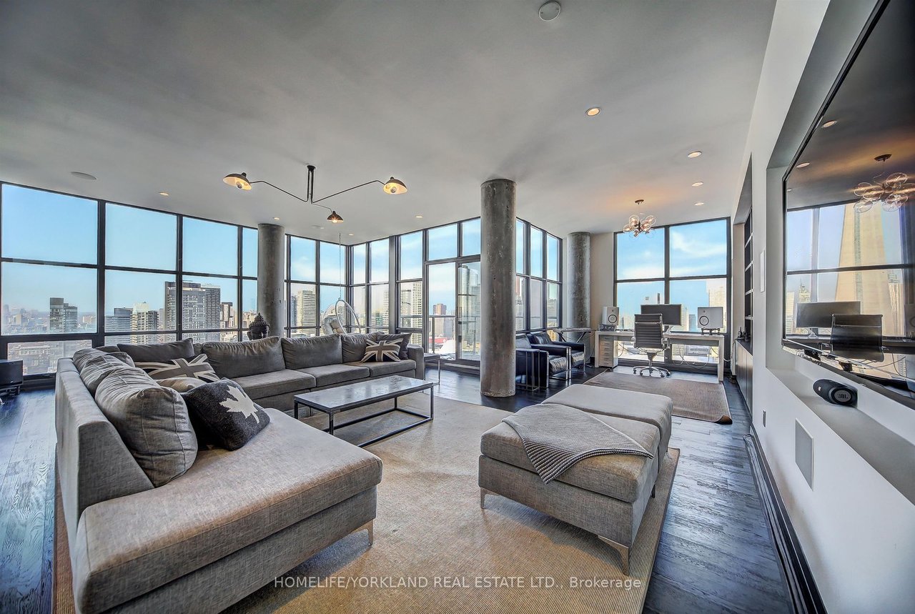LUXURY DOWNTOWN LIVING
