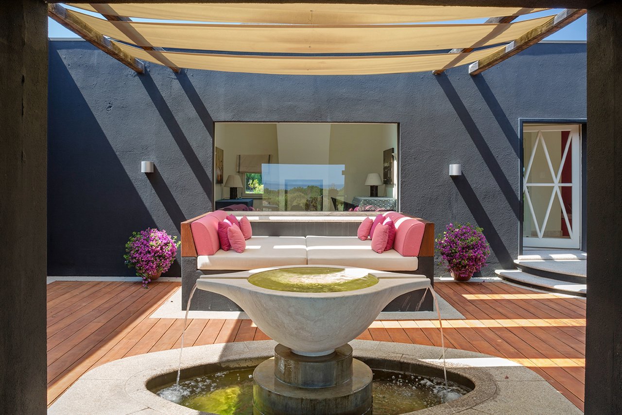 Breathtaking Beachfront Vacation Villa