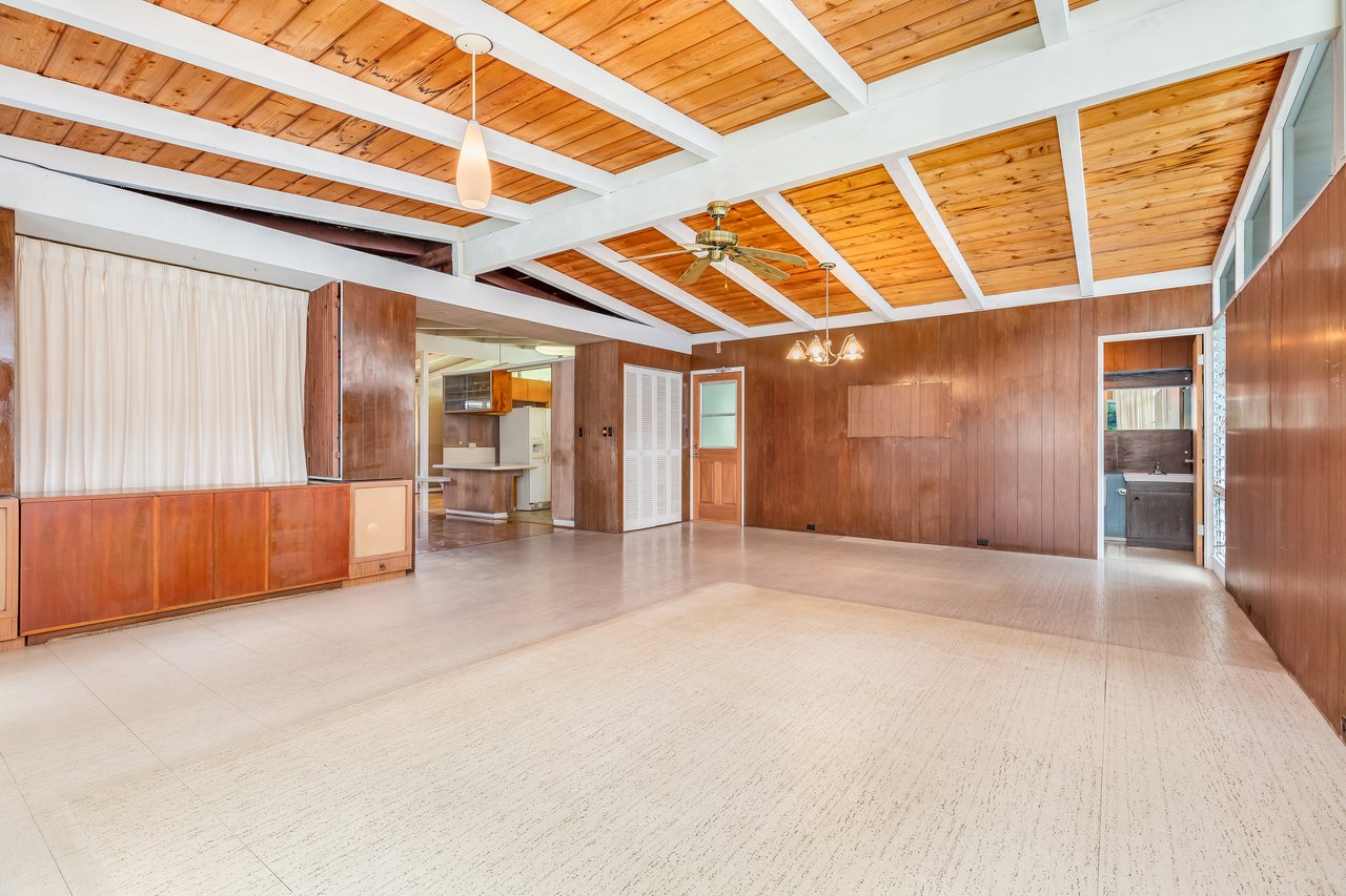 3313 Manoa Road