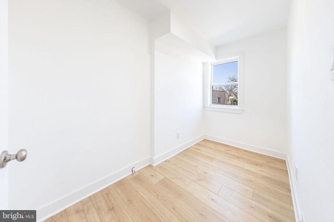 2321 Chester St SE