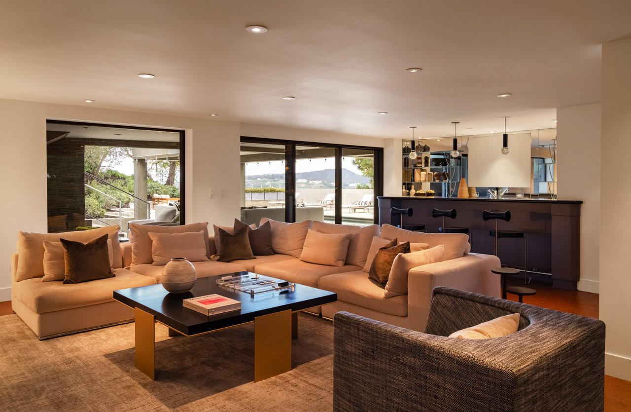 1575 Carla Rdg, Beverly Hills