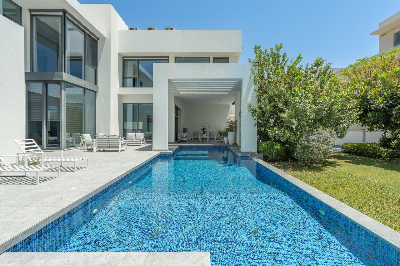 Umm Al Sheif Villa