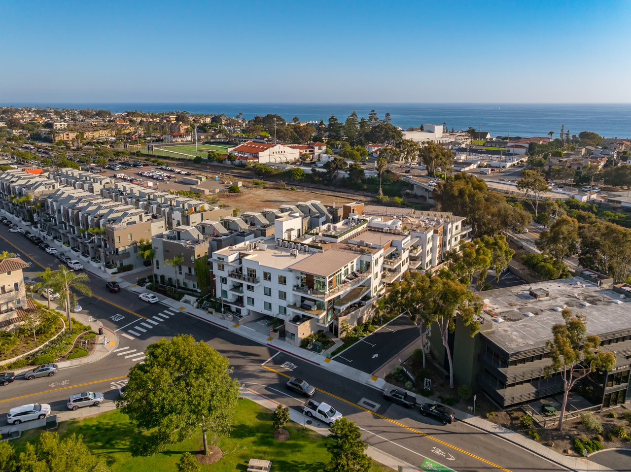  Downtown Carlsbad Coastal Residence 