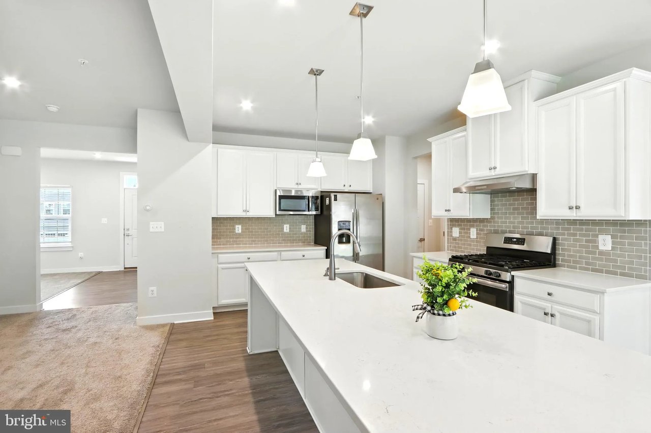 6015 Charles Henry Pl