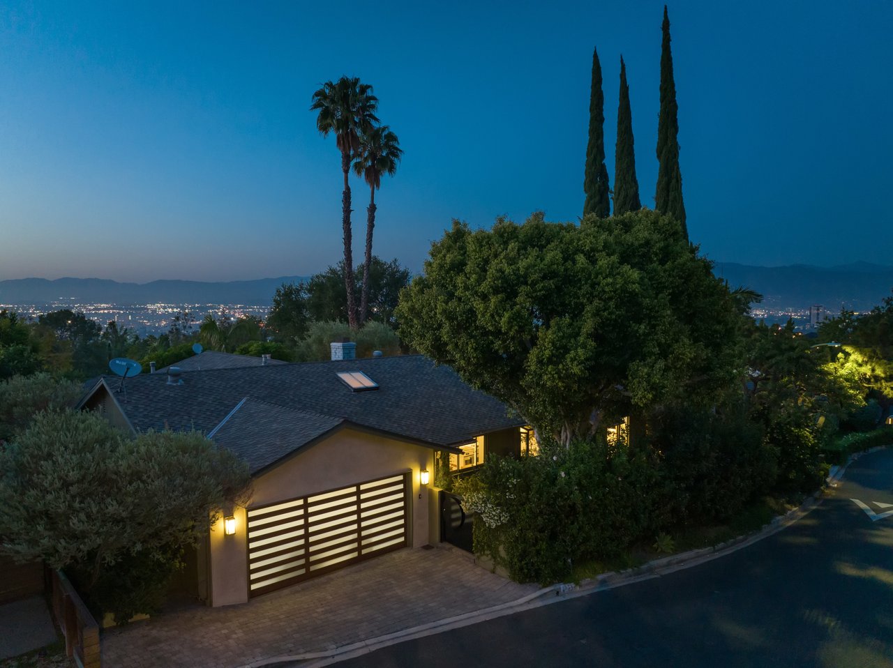 3343 Wrightwood Dr