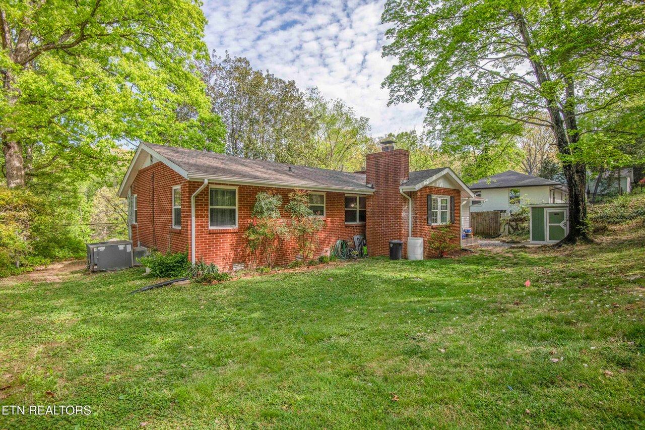 1212 Pilleaux Dr