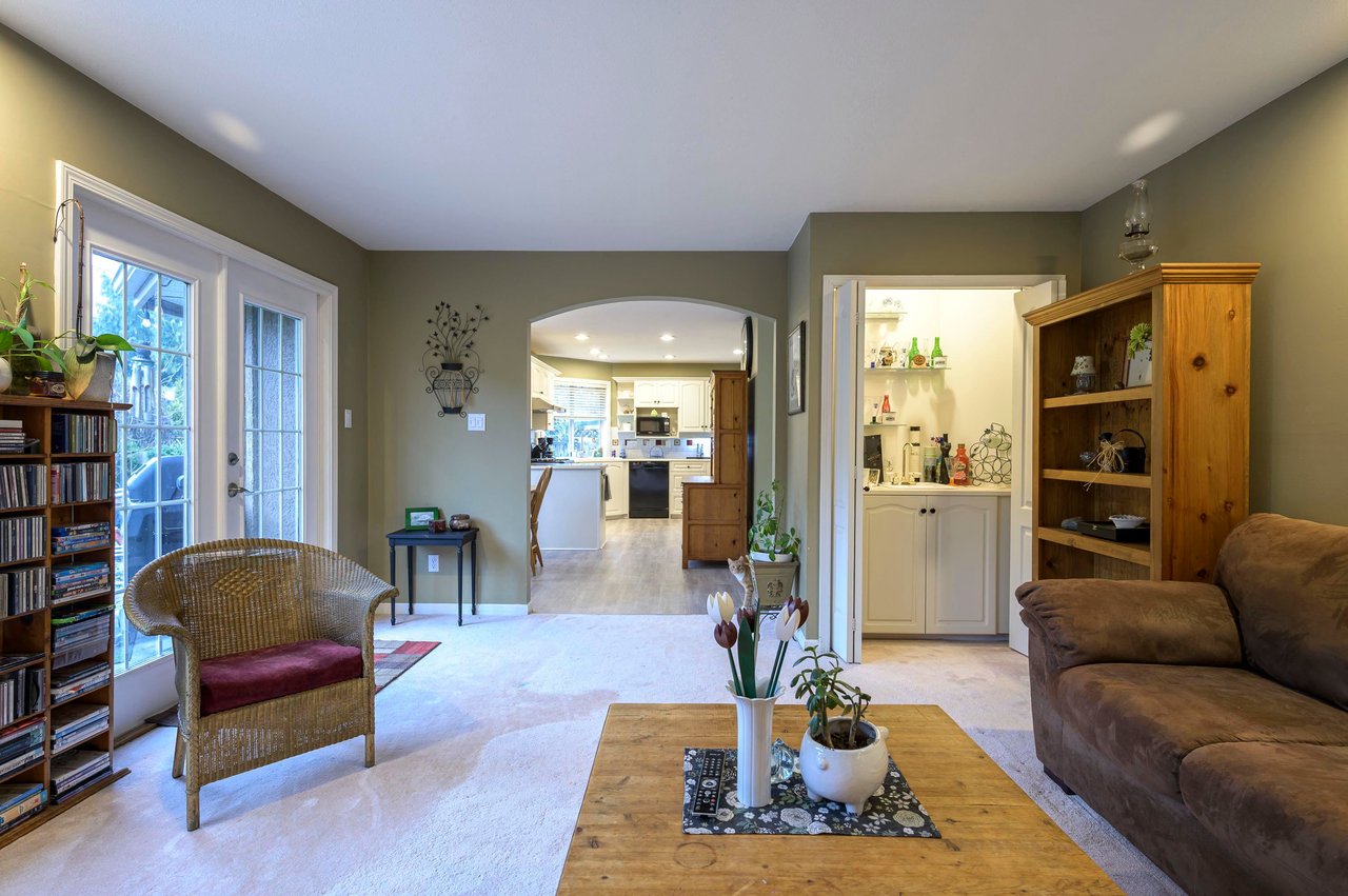 5068 Bentley Dr