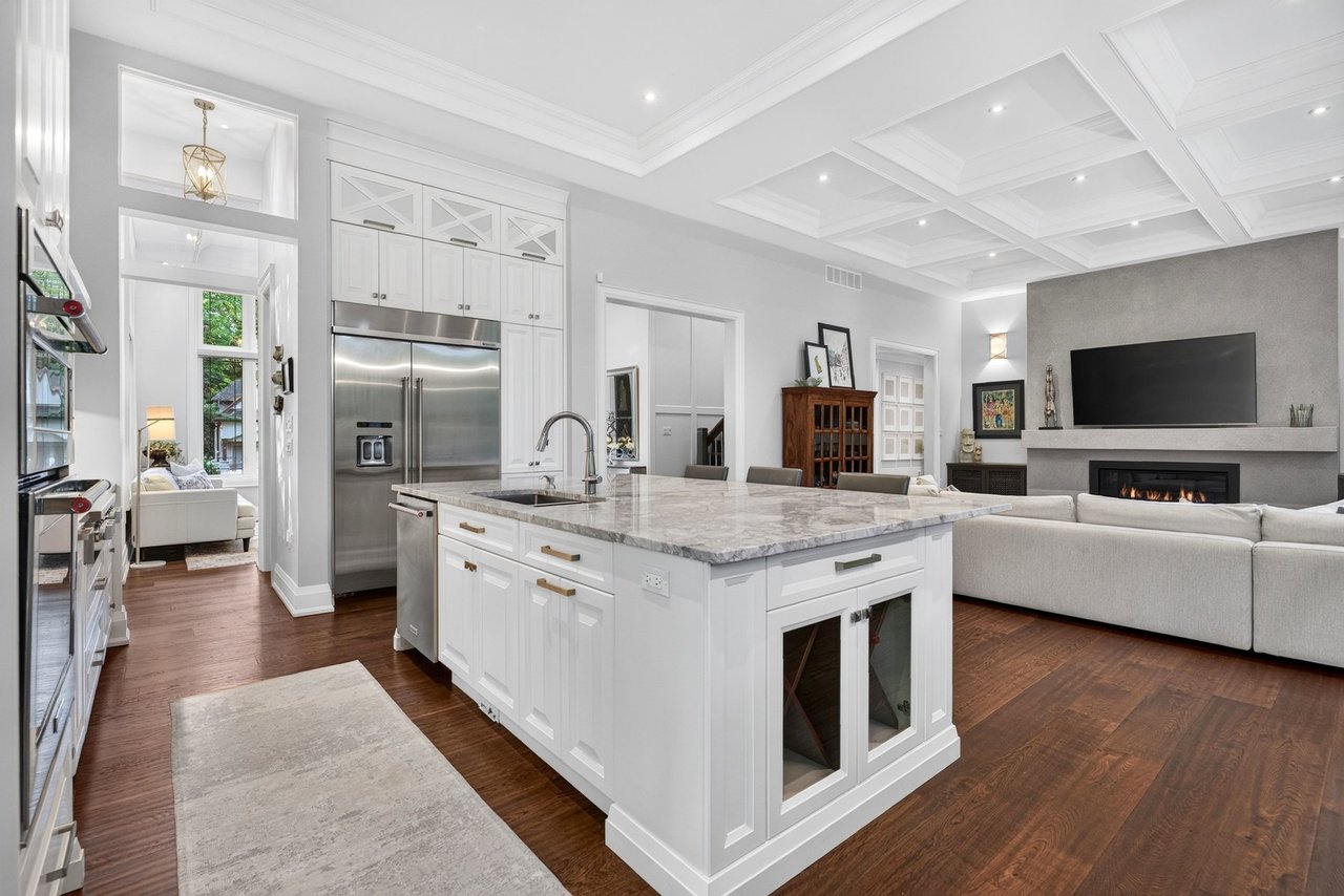 Luxury Custom Bungaloft