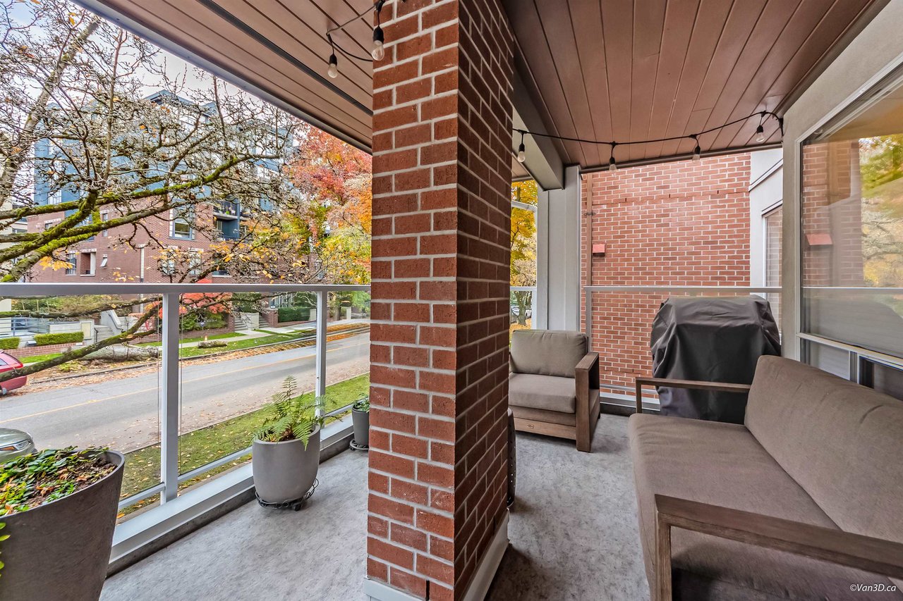 207-2288 W 12th Ave