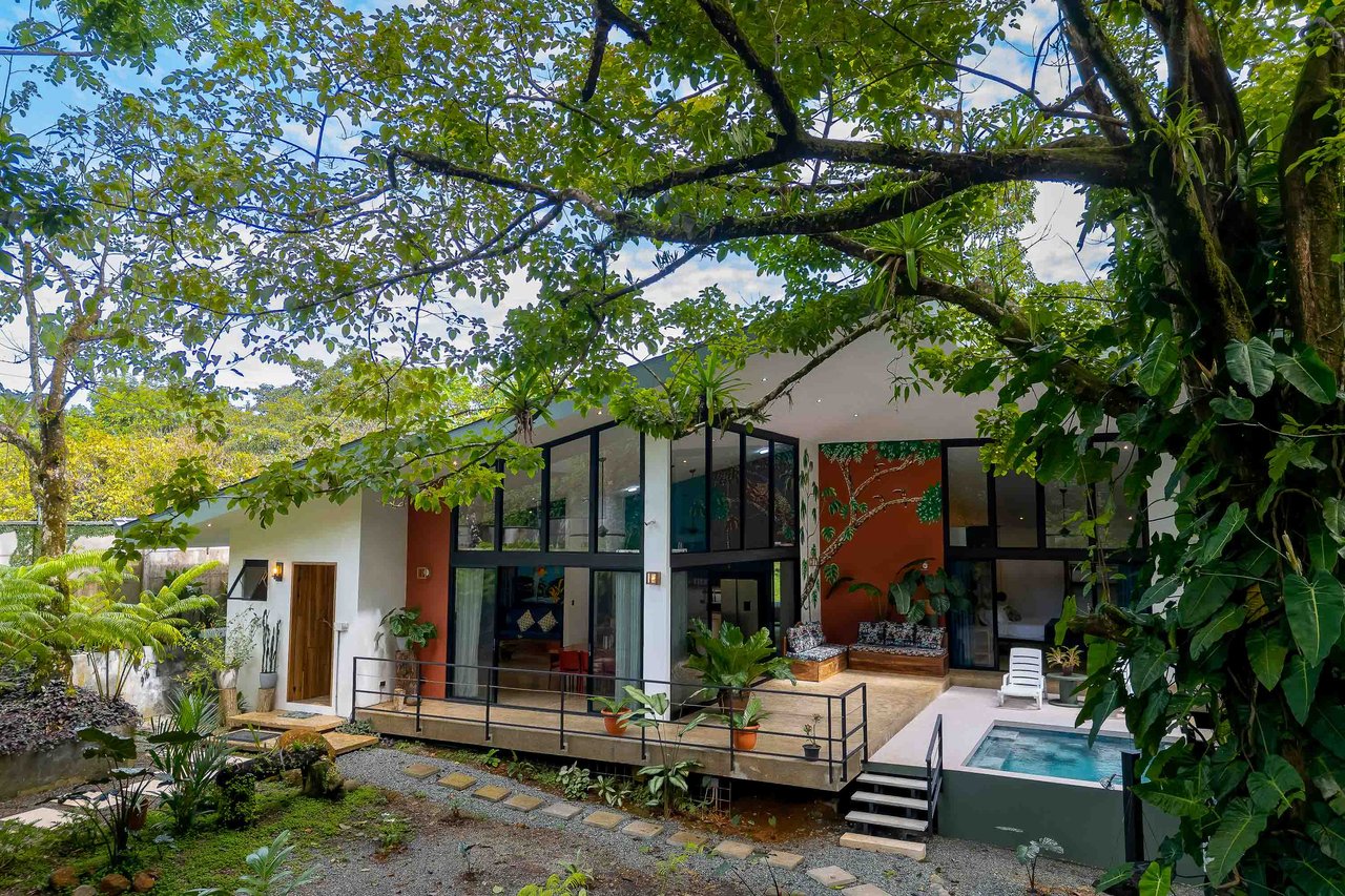 Furnished and Turnkey Home Rainforest Villa with Pool and Creek