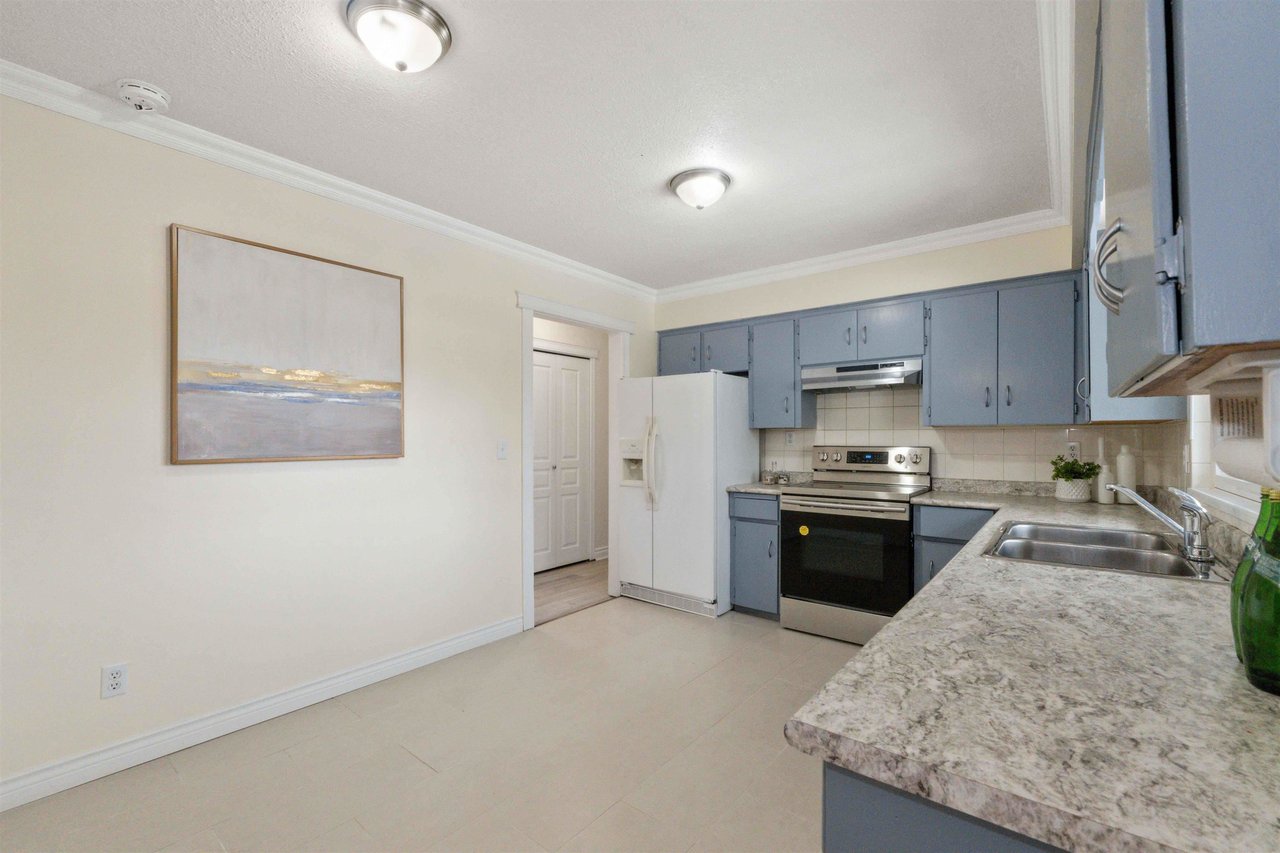 15774 96 Ave
