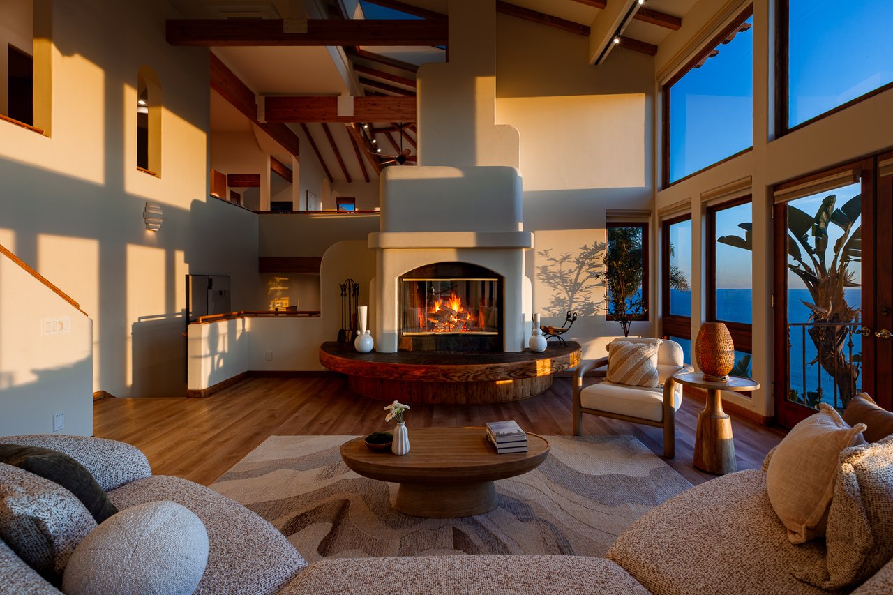 4240 Avenida De La Encinal