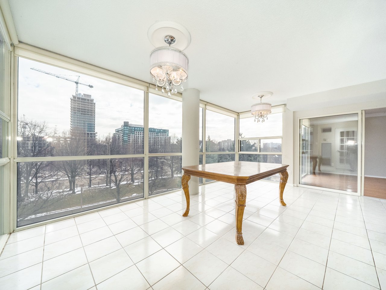 30 Harding Boulevard W, 404