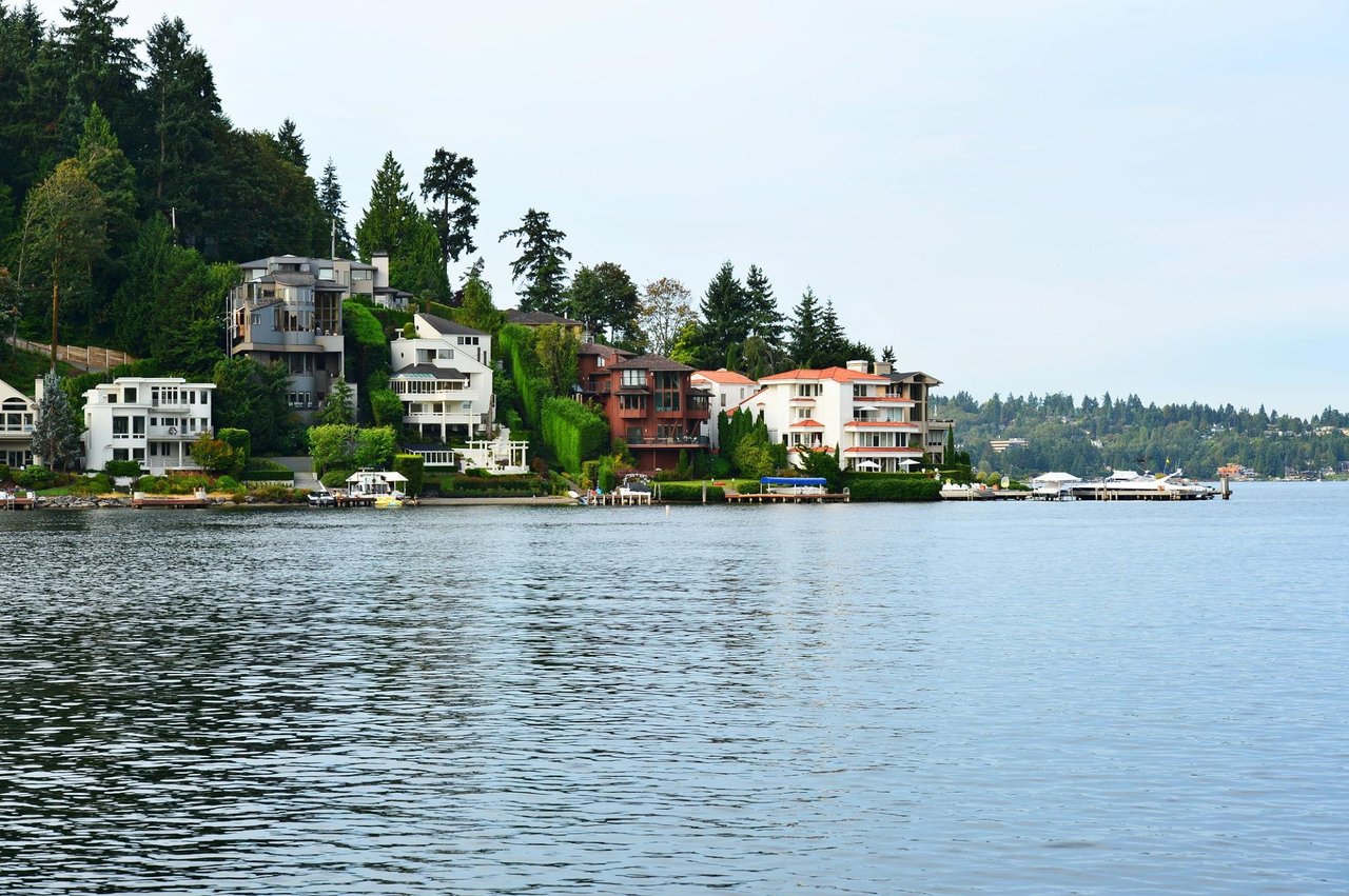 🏡 Why Affluent Buyers Are Choosing “Calm” Over Flashiness