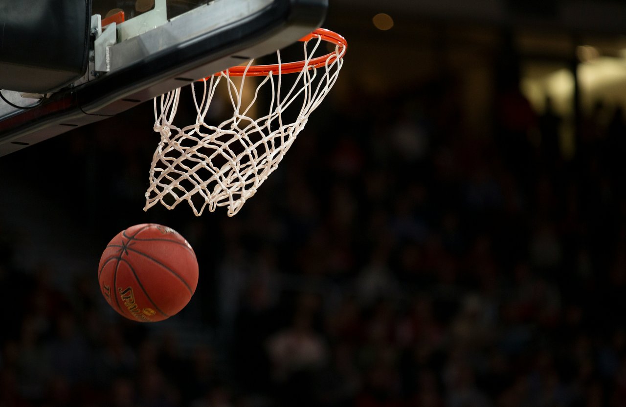 Sports & Entertainment