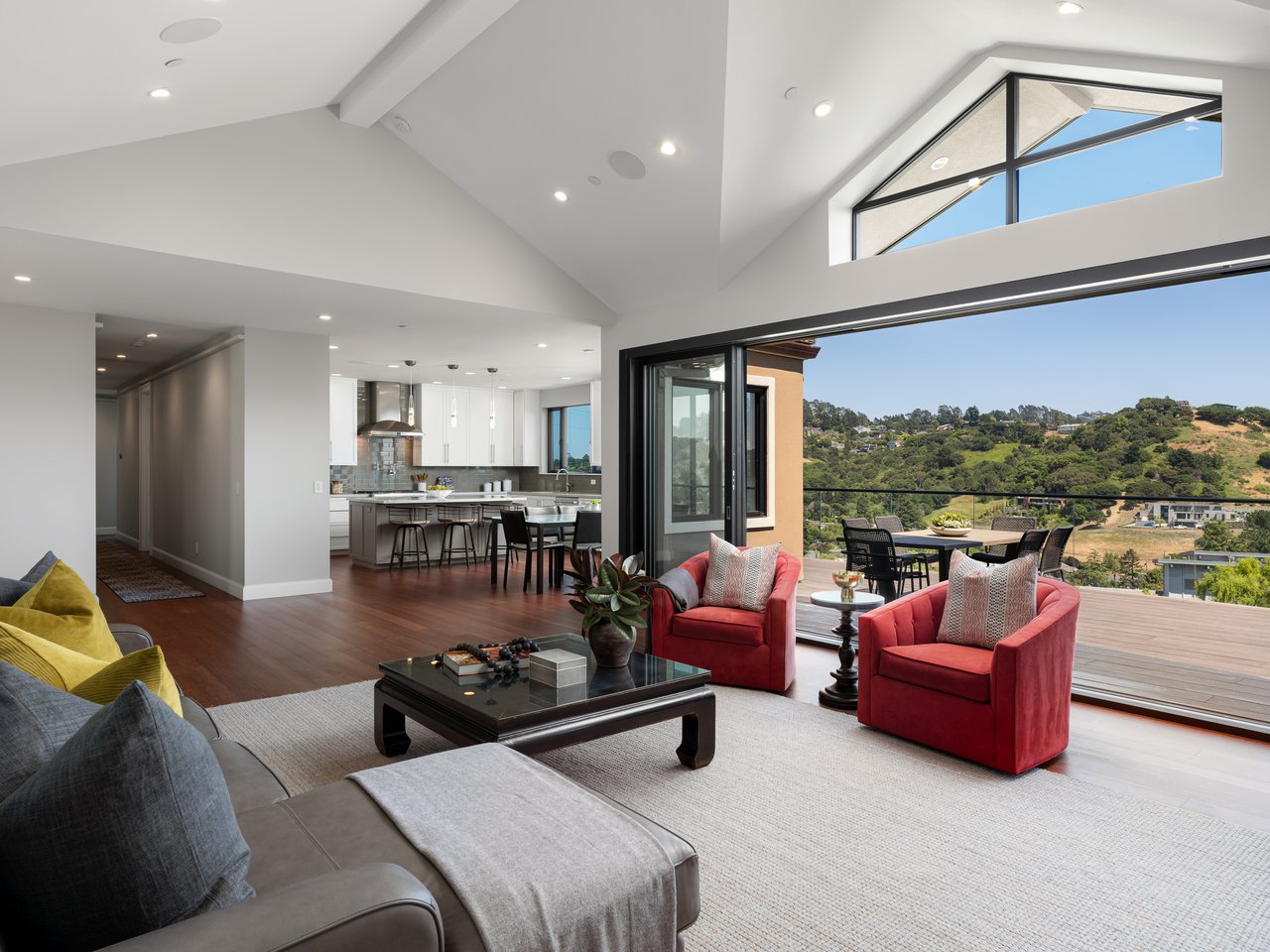 Stunning View Residence Built in 2015
