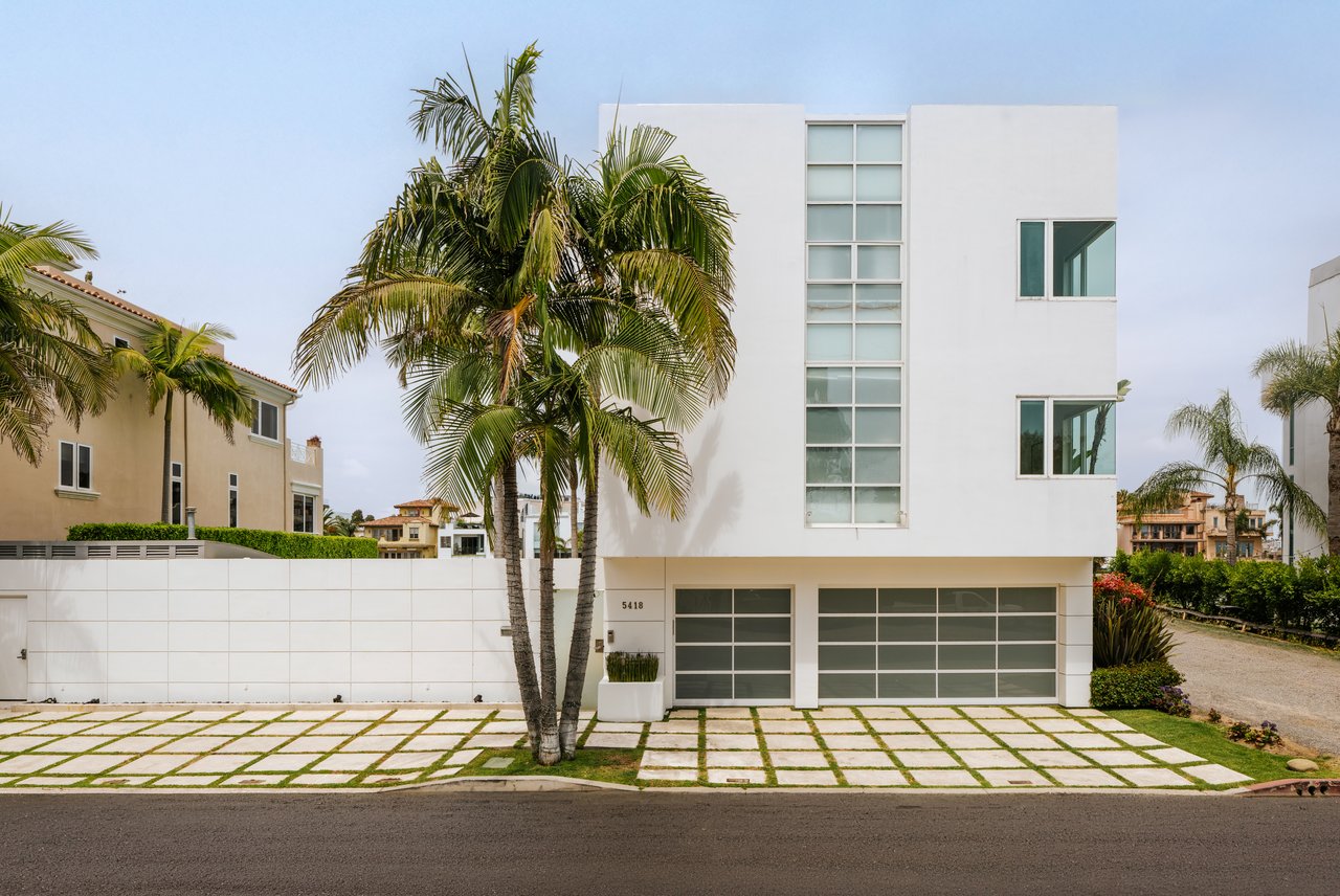5418 Pacific Ave