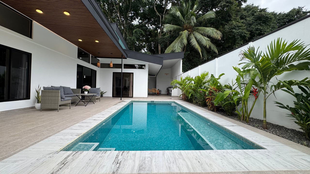Villa Selva – Just Steps from the Chaman Beach 