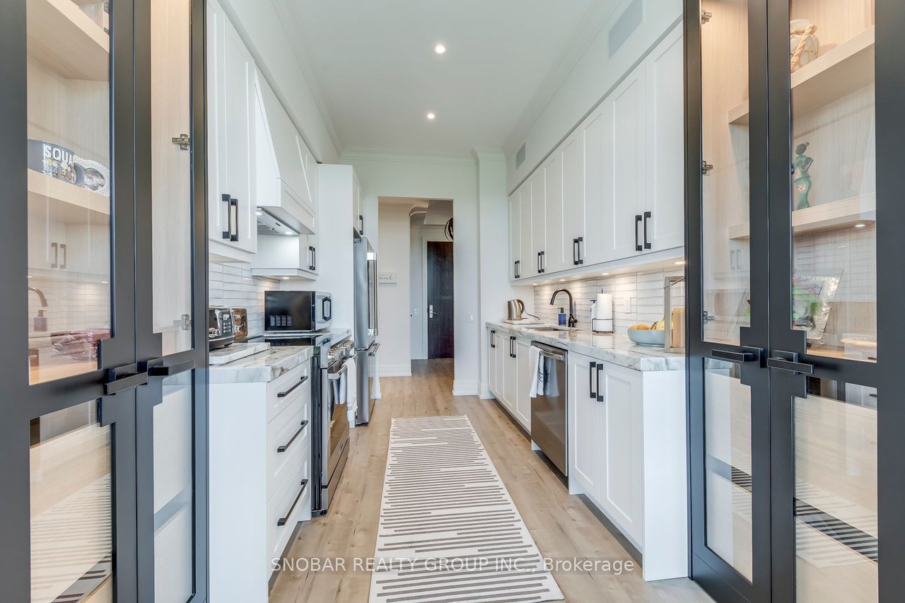 PAISLEY MODEL PENTHOUSE