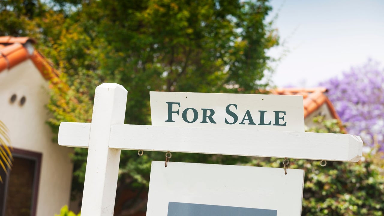 Struggling To Sell Your House? Read This.
