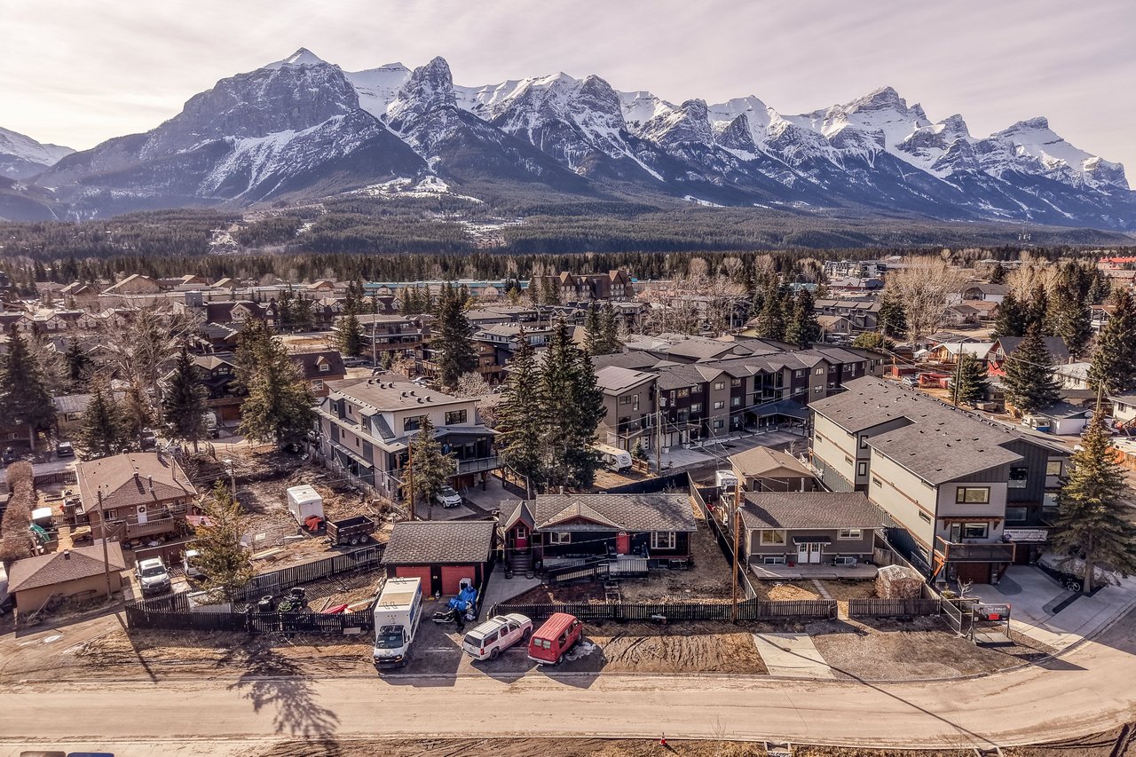 1405 & 1409 Mountain Avenue