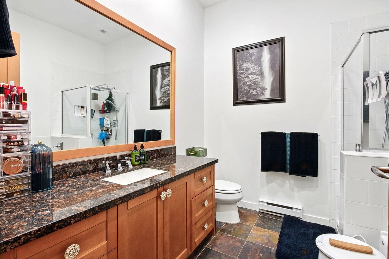 406-240 Salter St