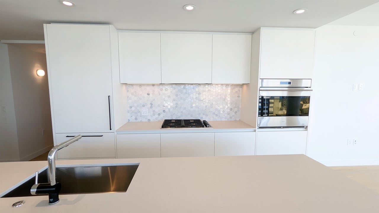 1302W-1180 Broughton St