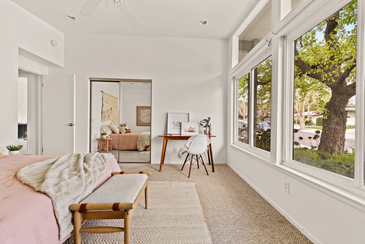 5330 Dubois Ave
