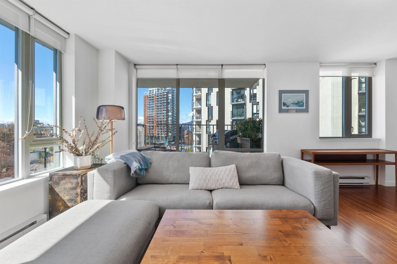 509-328 E 11th Ave