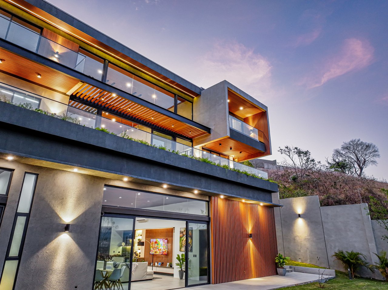Panoramic City View Estate Home, Escazu, San Jose