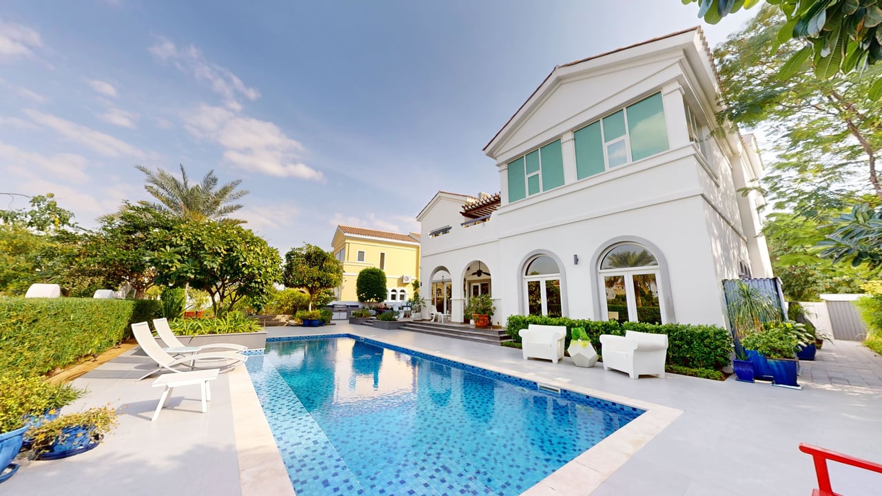 Beautiful 6 Bed Valencia Villa