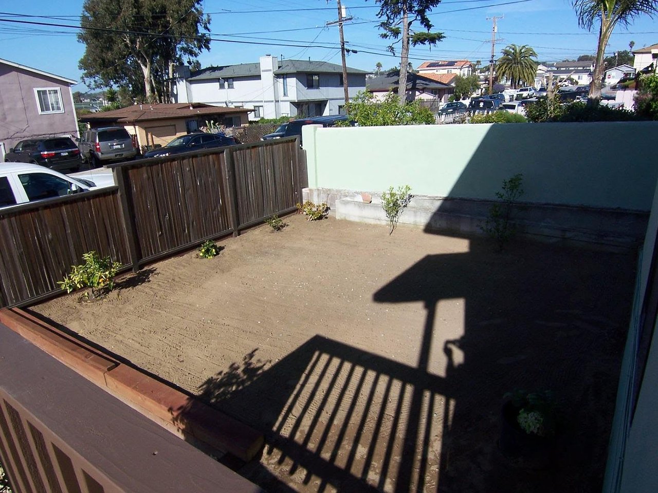 1246 Amador Ave