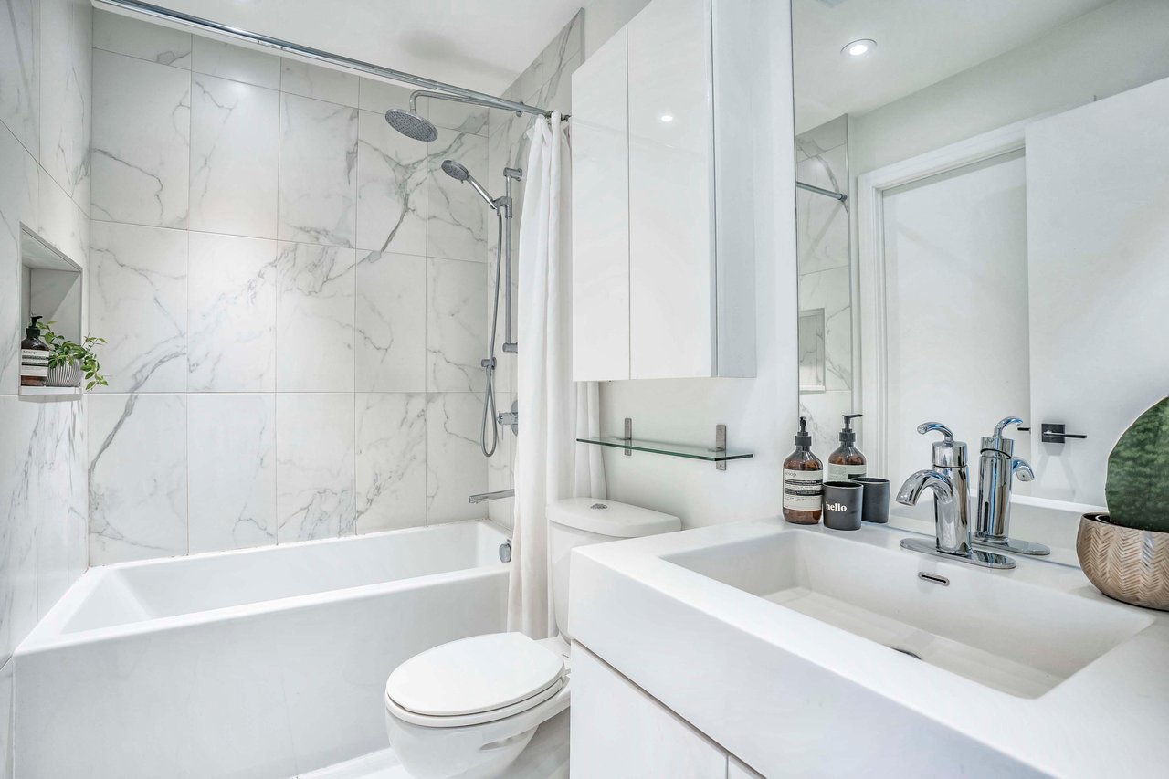 112 George St Unit 2102
