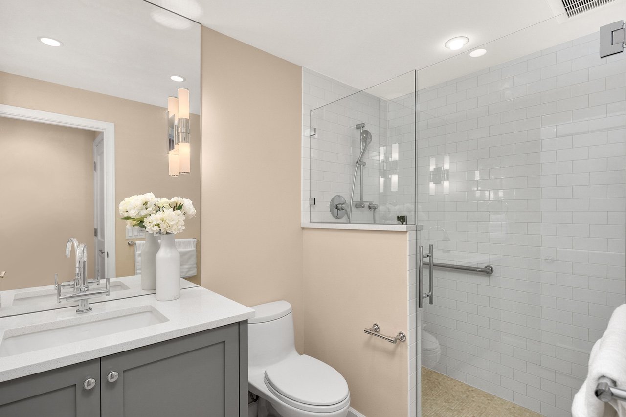 6620 Lake Washington Boulevard NE Unit: 303