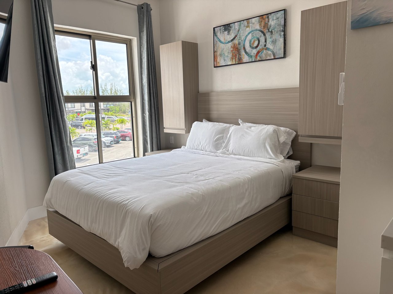SUITES ONE WEST | STUDIO