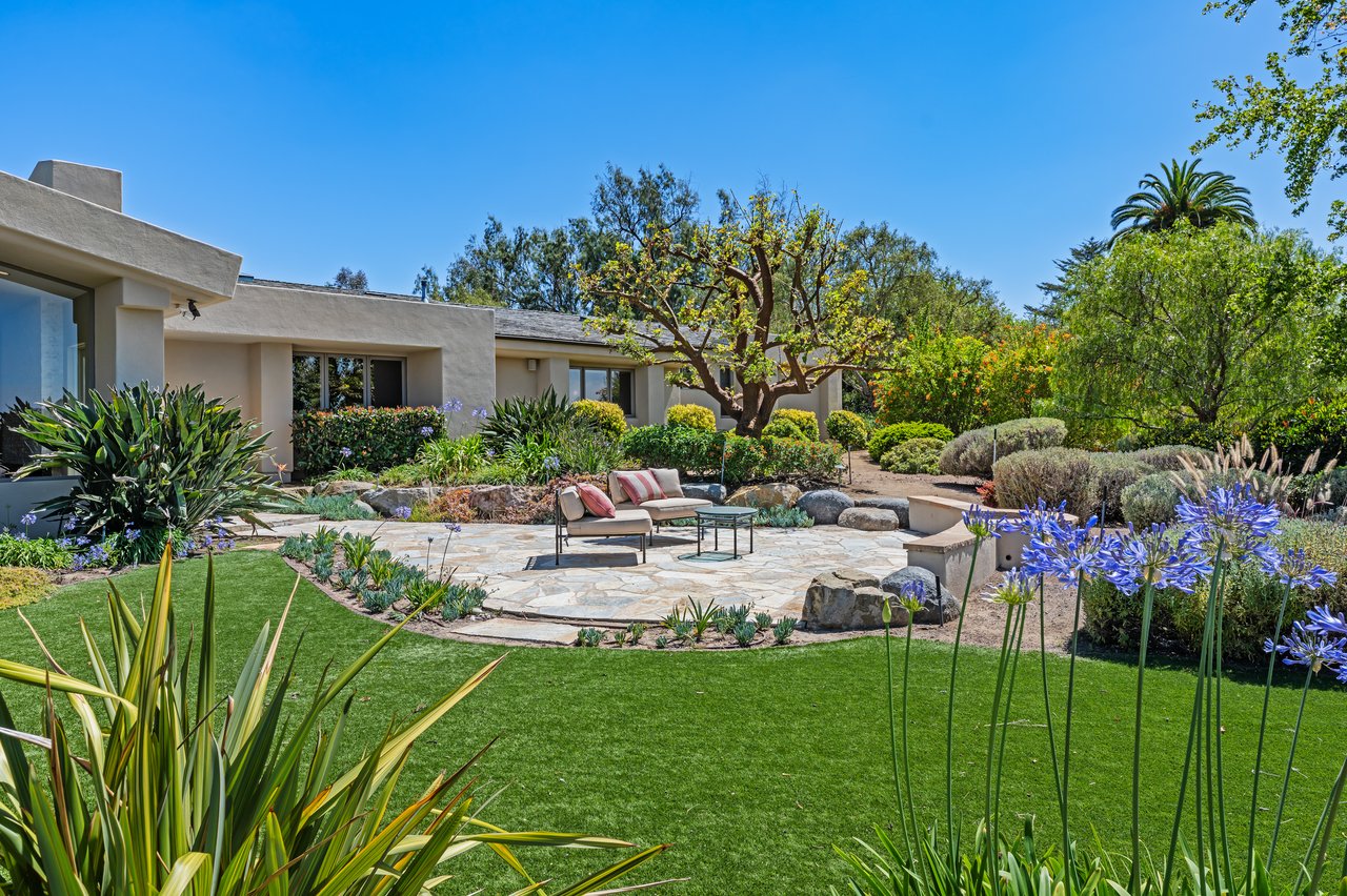 A Rancho Santa Fe Estate with Commanding Lake Views