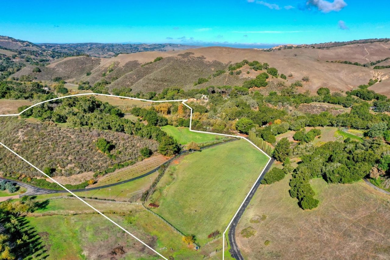 372 A Corral De Tierra Road