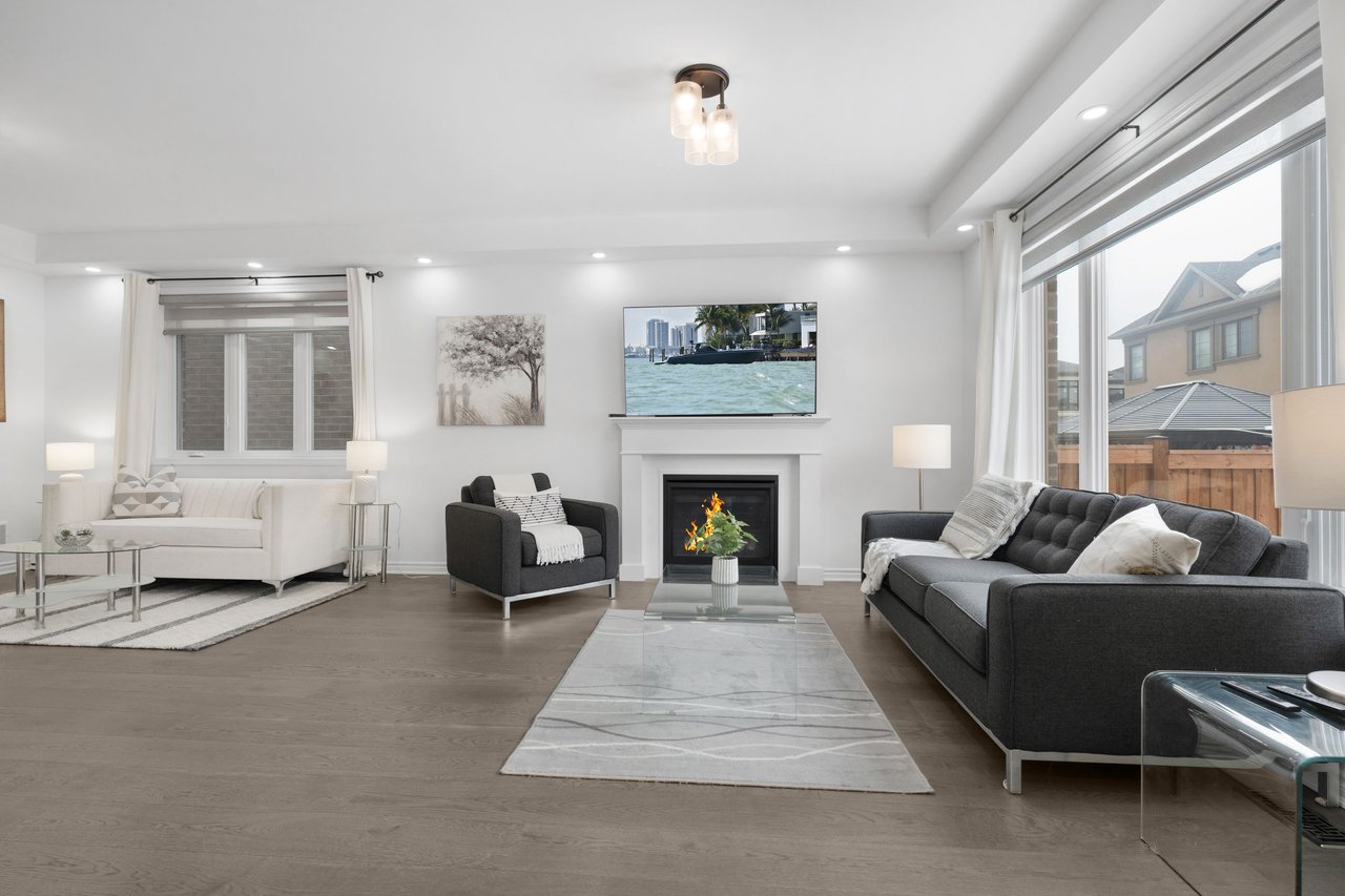 541 Kennedy Circle W