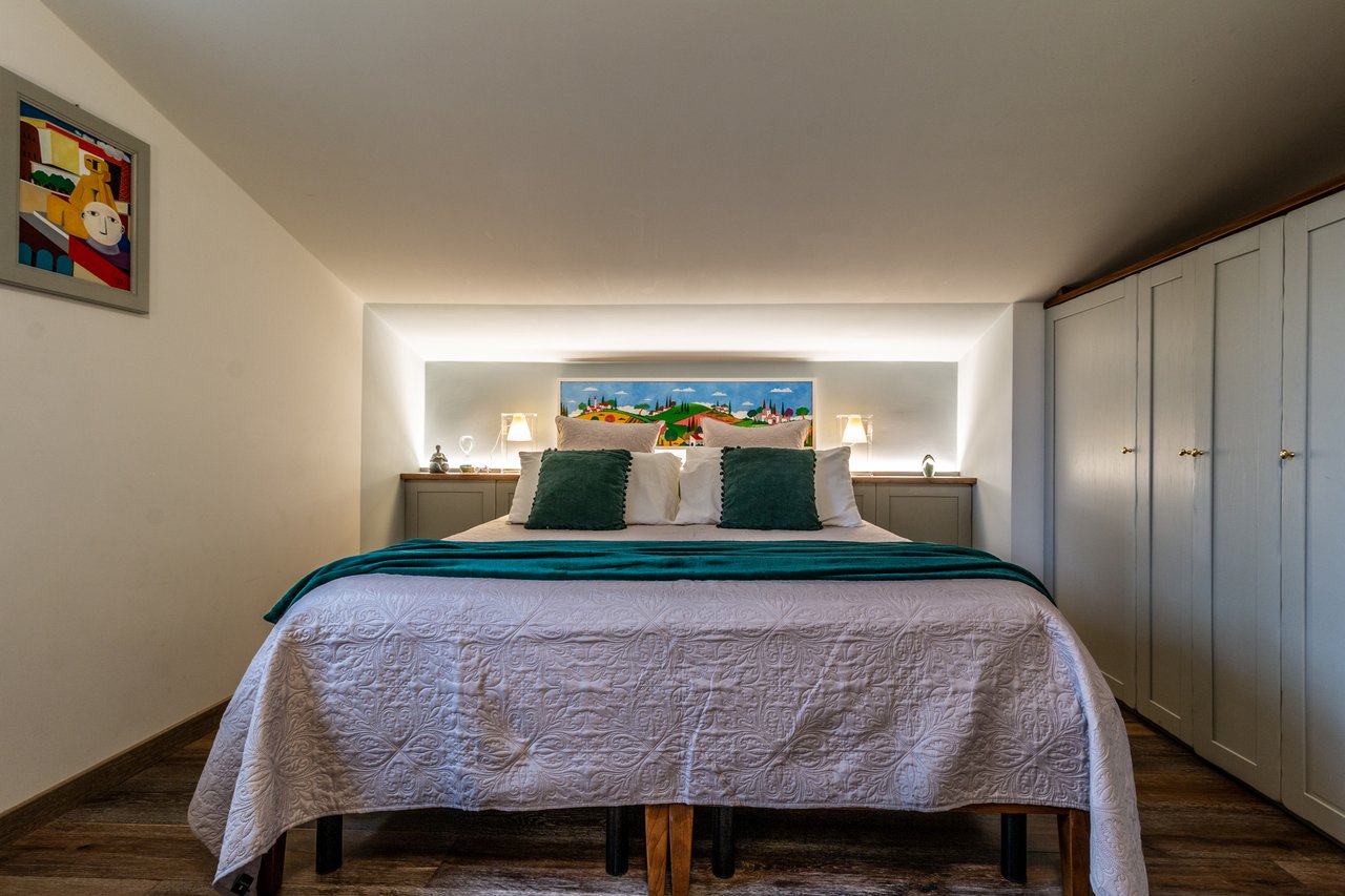 Tuscan Villa With Panoramic Country Views