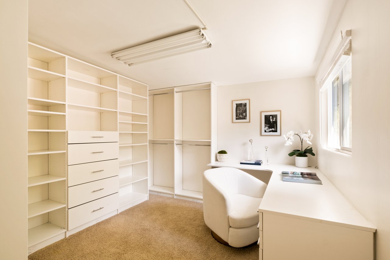 20607 Martha St, Woodland Hills