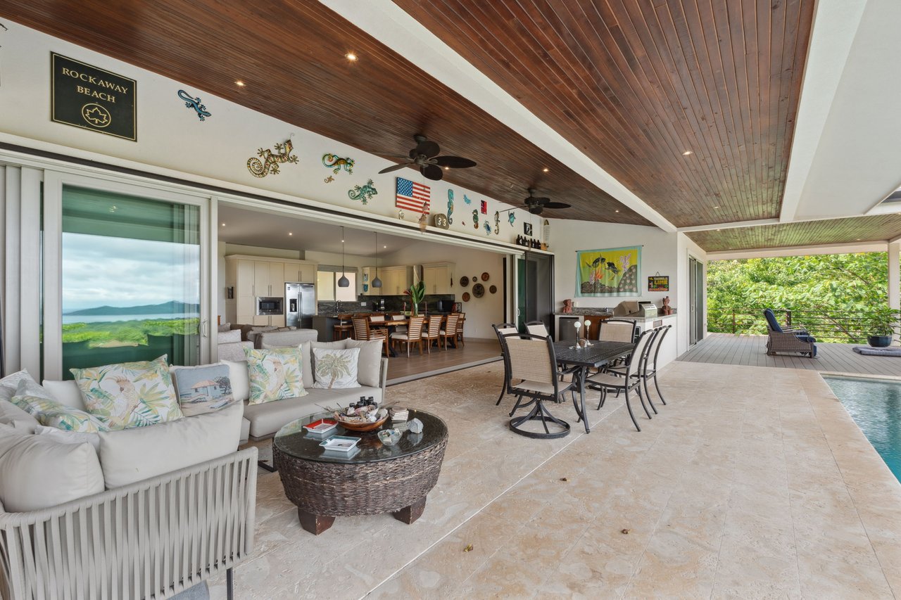 Casa Pickle on the Hill | Spacious Private Estate with Pickleball Court, Mature Gardens & Independent Guest Apartment