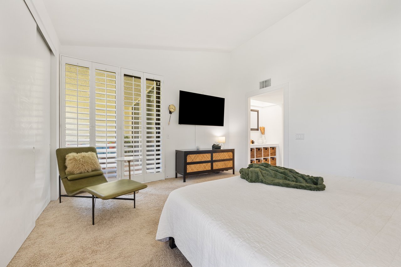 1041 S La Verne Way